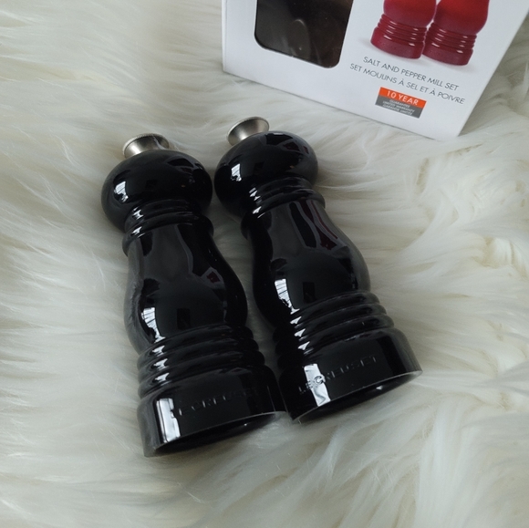 *LAST ONE* NEW Le Creuset Salt and Pepper Mill Set - Picture 3 of 7
